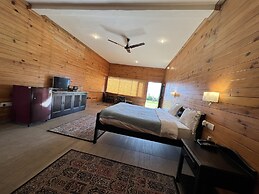 Cedar Lodge by Aahma