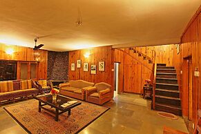 Cedar Lodge by Aahma