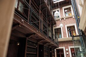 Palazzo Rosso Old Town