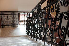 Palazzo Rosso Old Town