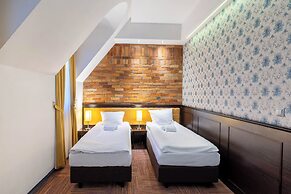 Palazzo Rosso Old Town