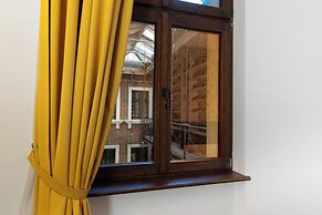 Palazzo Rosso Old Town