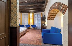 Palazzo Rosso Old Town