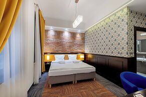 Palazzo Rosso Old Town