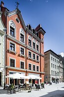 Palazzo Rosso Old Town