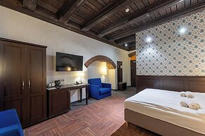 Palazzo Rosso Old Town