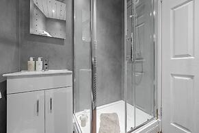 Carmel Apartments Queen Street Residence