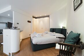 At Home Heart of Milan - Duomo Apartment