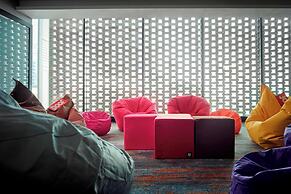 Hotel Stripes Kuala Lumpur, Autograph Collection