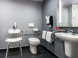 ibis Marilia