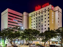ibis Marilia