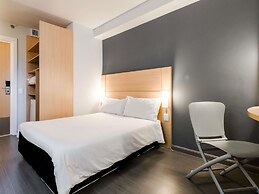 ibis Marilia