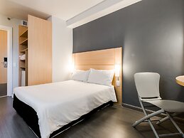 ibis Marilia