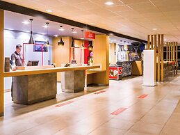 ibis Marilia