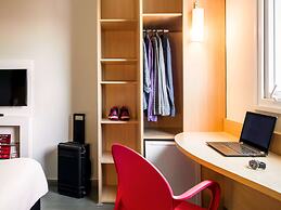 ibis Marilia