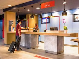 ibis Marilia