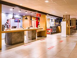 ibis Marilia