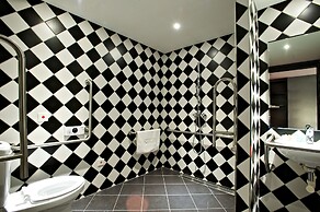 CHECK inn Taipei Main Station