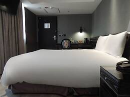 CHECK inn Taipei Main Station