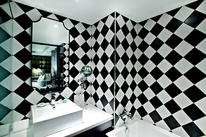 CHECK inn Taipei Main Station