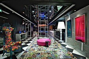 CHECK inn Taipei Main Station