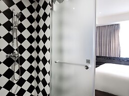 CHECK inn Taipei Main Station