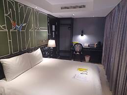 CHECK inn Taipei Main Station