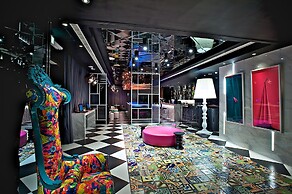 CHECK inn Taipei Main Station