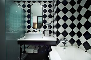 CHECK inn Taipei Main Station