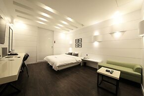 Premium AVA Hotel Sasang