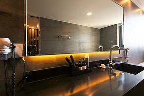 Premium AVA Hotel Sasang