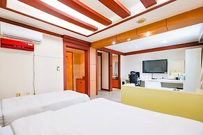 Charlot Castle Hotel