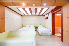 Charlot Castle Hotel