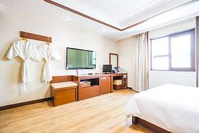 Charlot Castle Hotel