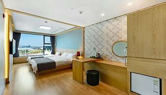 Paulownia Hostel & Guest House