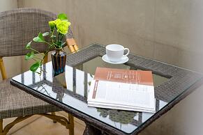 Bella Premier Hotel & Rooftop Skybar