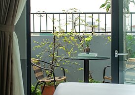 Bella Premier Hotel & Rooftop Skybar