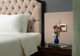 Bella Premier Hotel & Rooftop Skybar