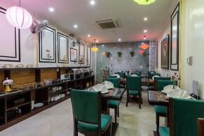 Bella Premier Hotel & Rooftop Skybar