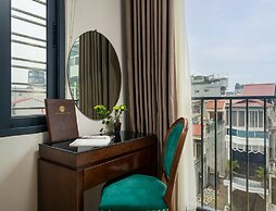 Bella Premier Hotel & Rooftop Skybar