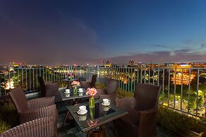 Bella Premier Hotel & Rooftop Skybar
