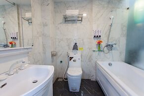 Bella Premier Hotel & Rooftop Skybar