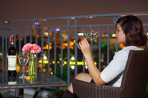 Bella Premier Hotel & Rooftop Skybar