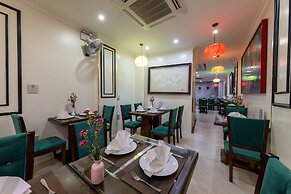 Bella Premier Hotel & Rooftop Skybar