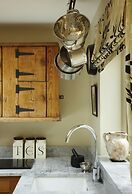 Hang Your Hat - The Cottage