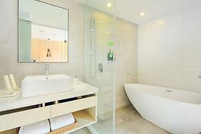 Green Hotel - West District