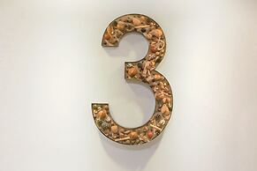 Green Hotel - West District