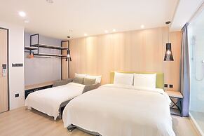 Green Hotel - West District