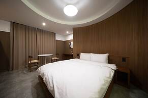Brown-Dot Hotel Daegu Hyukshin Doshi