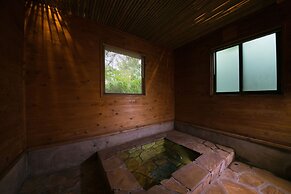 Shukubo Kawaseminoshou - The Kingfisher resort -